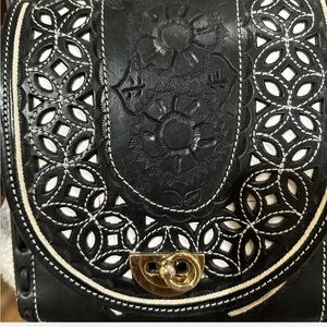 100% leather purse handcrafted in Mexico
